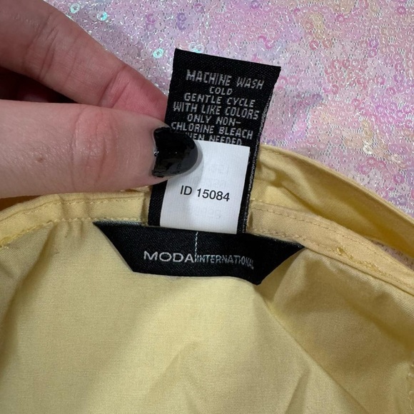 Moda International Light Yellow Button-Up Collared Ruffle Halterneck Top (M) ★ - Picture 7 of 8